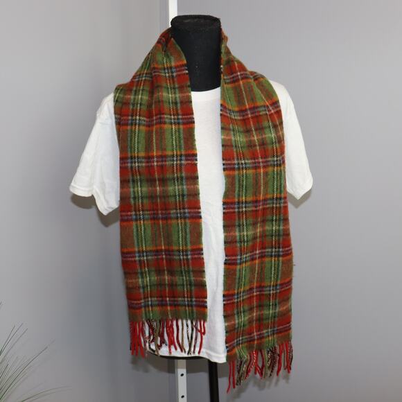 Vintage 100% Wool Tartan Plaid Scarf Made in Ireland Green Red Fringe - Picture 2 of 2